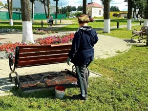 Покраска скамеек